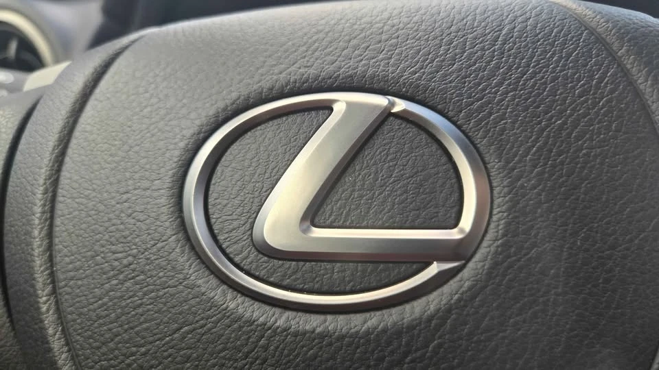 2023 Lexus IS 3rd Gen - Image 13 of 18