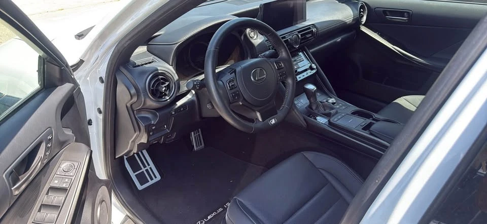 2023 Lexus IS 3rd Gen - Image 5 of 9