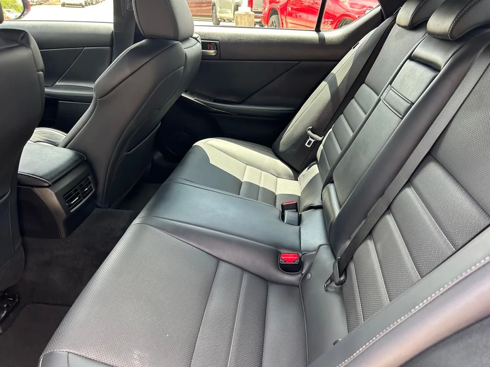 2023 Lexus IS 3rd Gen - Image 16 of 31