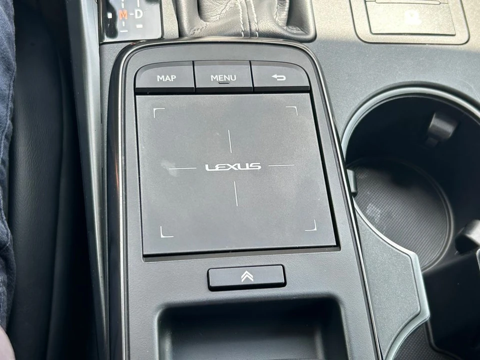 2023 Lexus IS 3rd Gen - Image 29 of 31