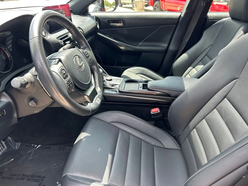 2023 Lexus IS 3rd Gen - Image 11 of 31
