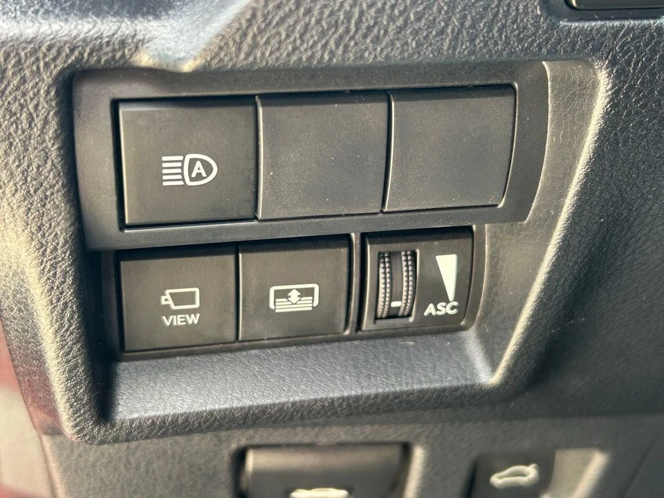 2023 Lexus IS 3rd Gen - Image 25 of 31