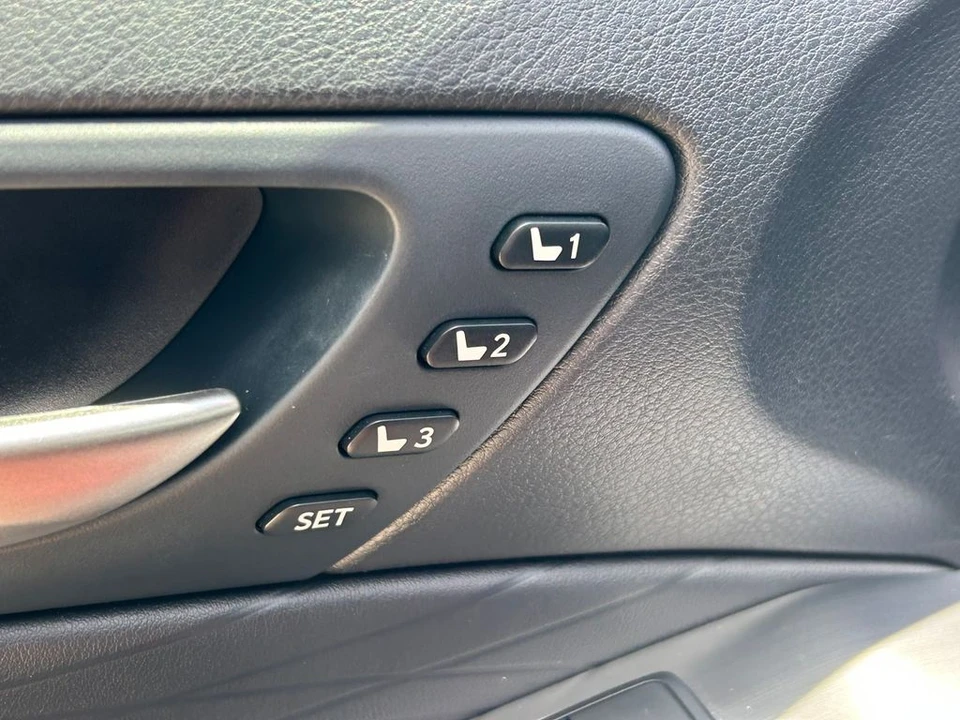 2023 Lexus IS 3rd Gen - Image 23 of 31