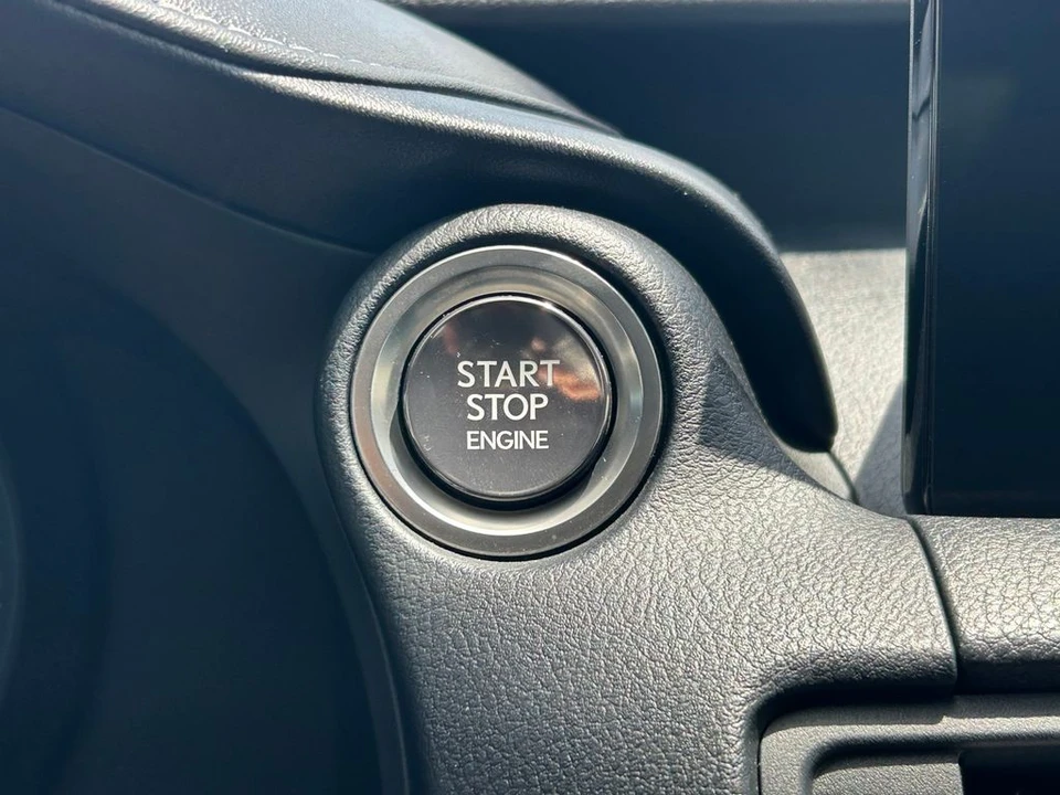 2023 Lexus IS 3rd Gen - Image 27 of 31