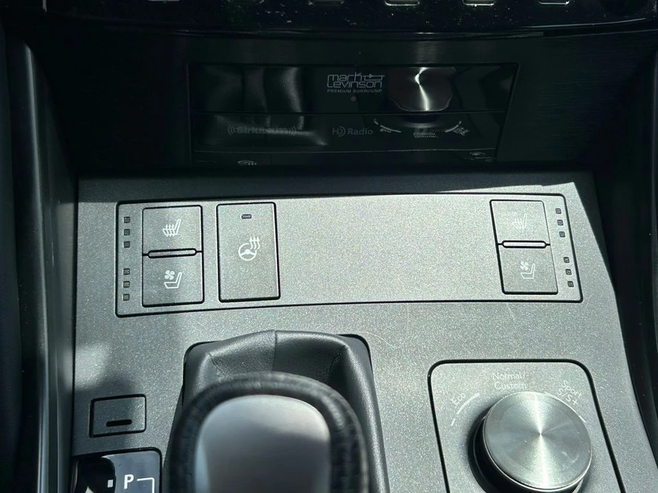 2023 Lexus IS 3rd Gen - Image 30 of 31