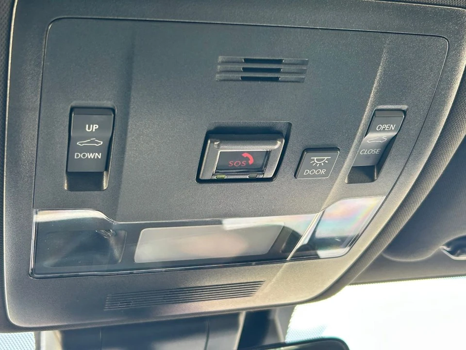 2023 Lexus IS 3rd Gen - Image 19 of 31