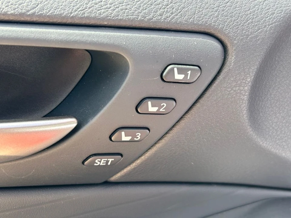 2023 Lexus IS 3rd Gen - Image 23 of 31