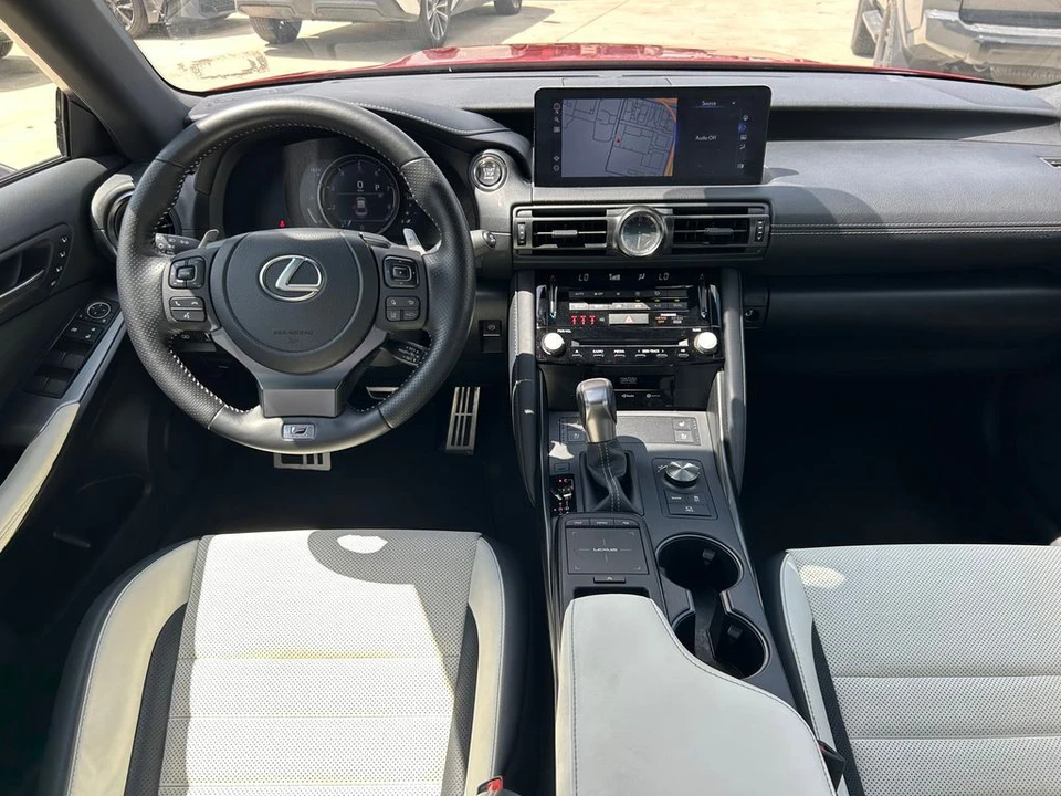 2023 Lexus IS 3rd Gen - Image 17 of 31