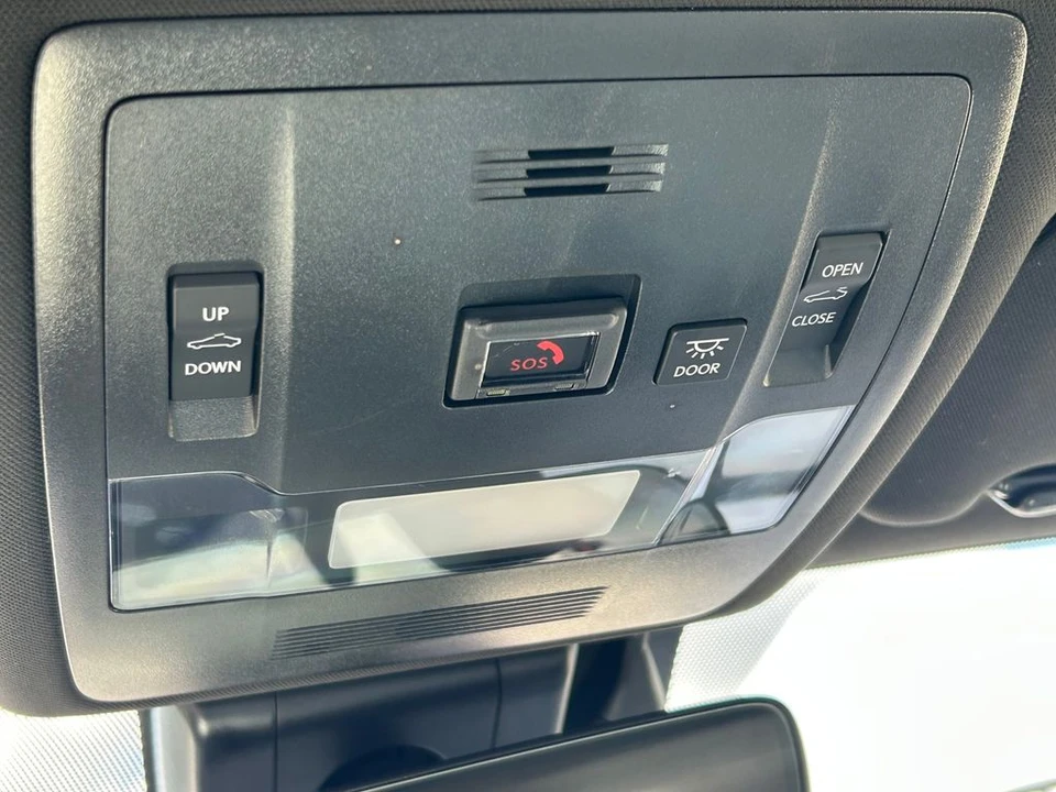 2023 Lexus IS 3rd Gen - Image 19 of 31
