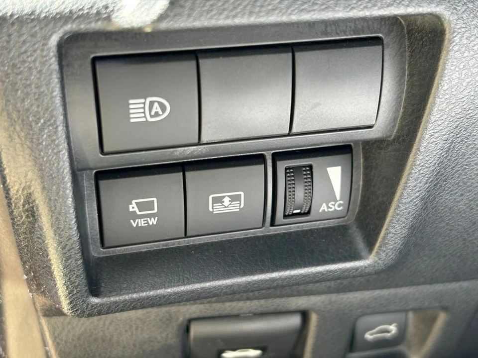 2023 Lexus IS 3rd Gen - Image 25 of 31