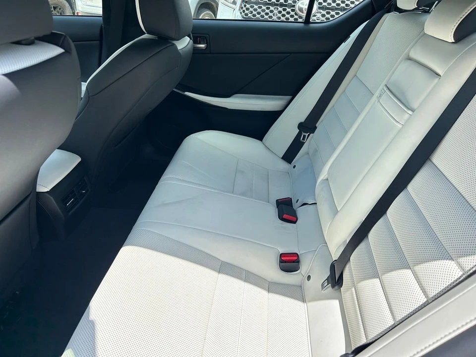 2023 Lexus IS 3rd Gen - Image 16 of 31