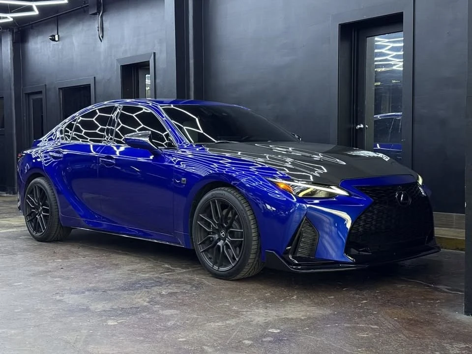 2023 Lexus IS 3rd Gen - Image 11 of 20