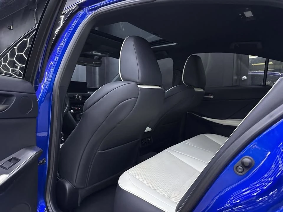 2023 Lexus IS 3rd Gen - Image 17 of 20