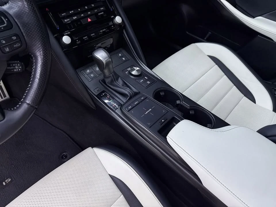 2023 Lexus IS 3rd Gen - Image 13 of 20