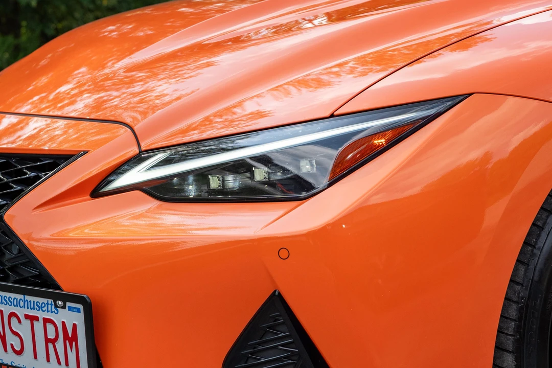 2023 Lexus IS 3rd Gen - Image 15 of 31