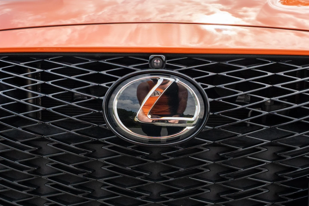 2023 Lexus IS 3rd Gen - Image 14 of 31