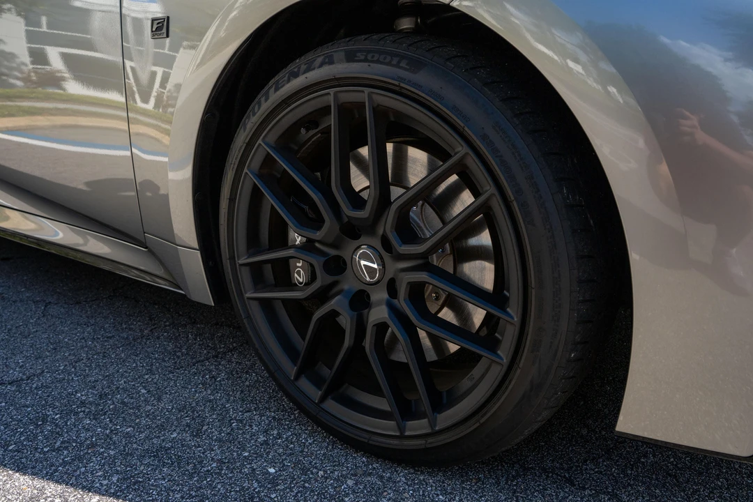 2023 Lexus IS 3rd Gen - Image 19 of 31