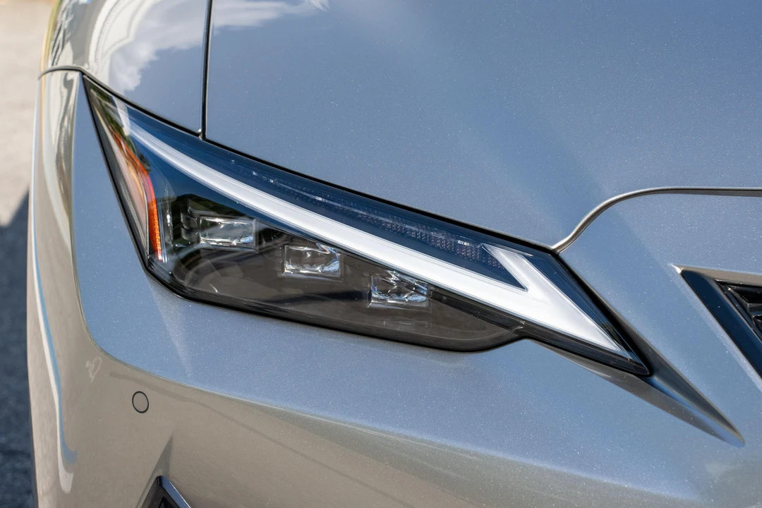 2023 Lexus IS 3rd Gen - Image 10 of 31