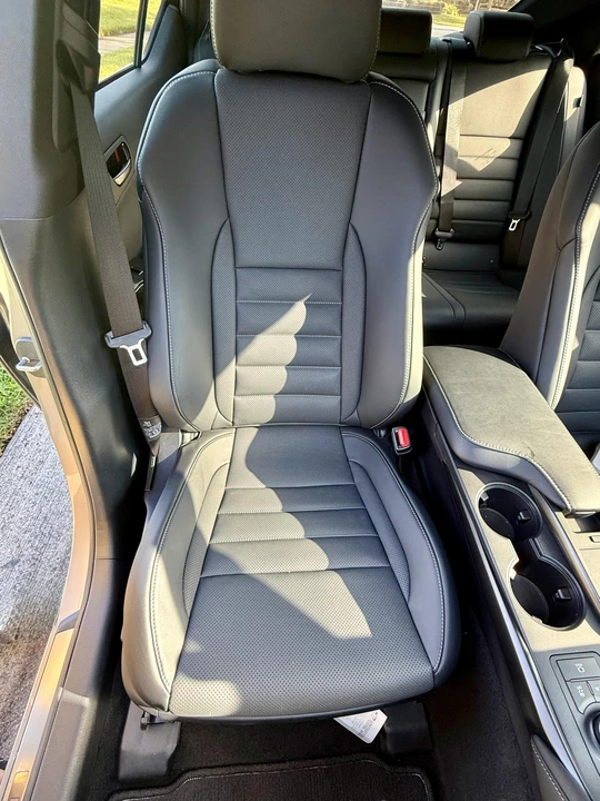 2023 Lexus IS 3rd Gen - Image 27 of 31