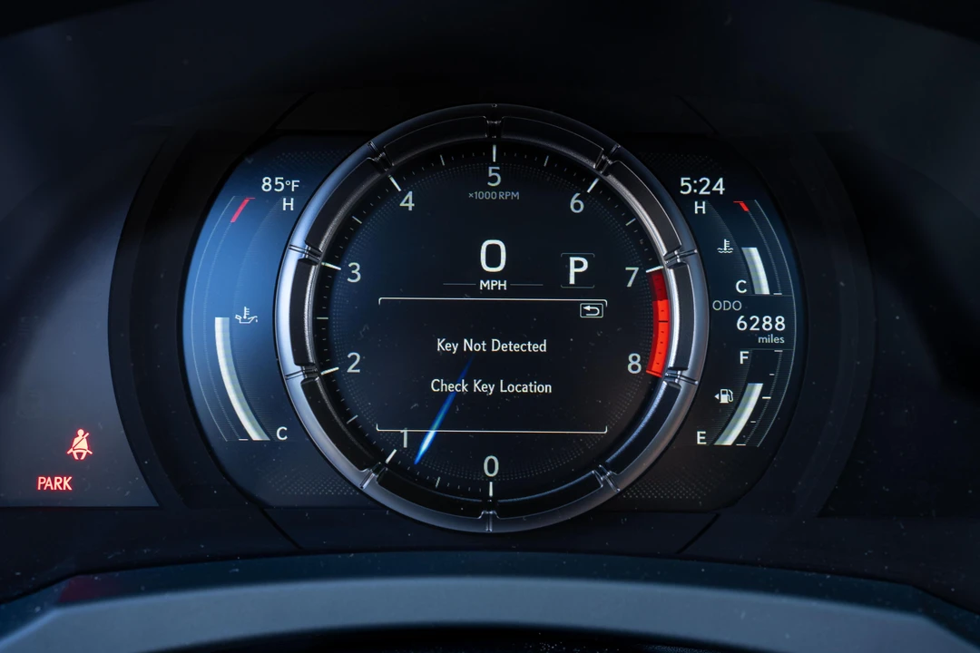 2023 Lexus IS 3rd Gen - Image 23 of 31