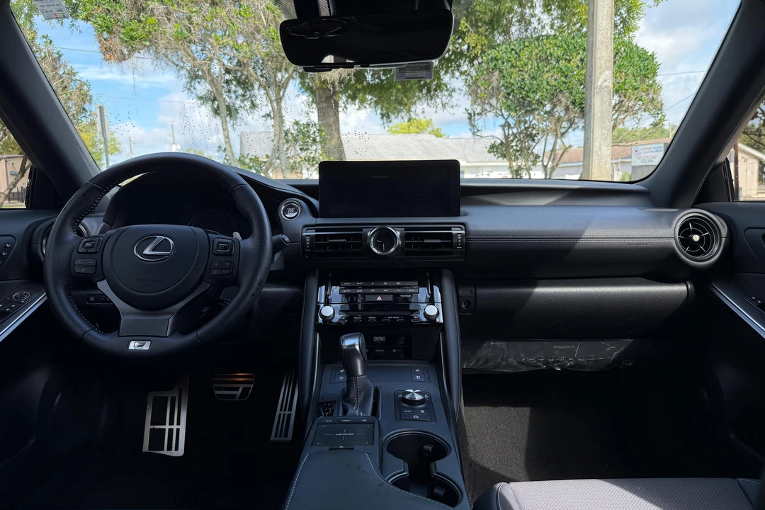 2023 Lexus IS 3rd Gen - Image 20 of 31
