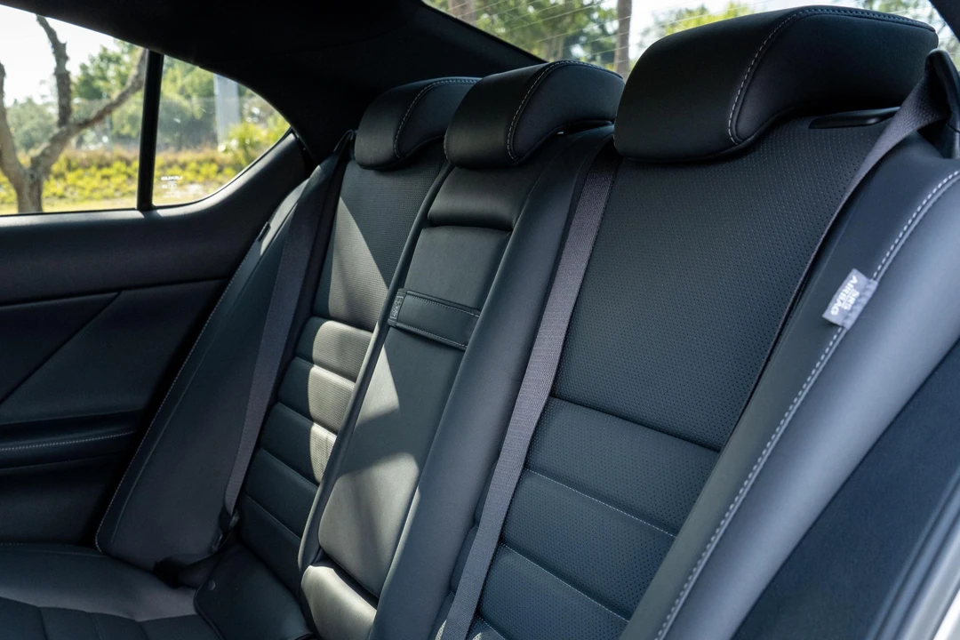 2023 Lexus IS 3rd Gen - Image 22 of 31