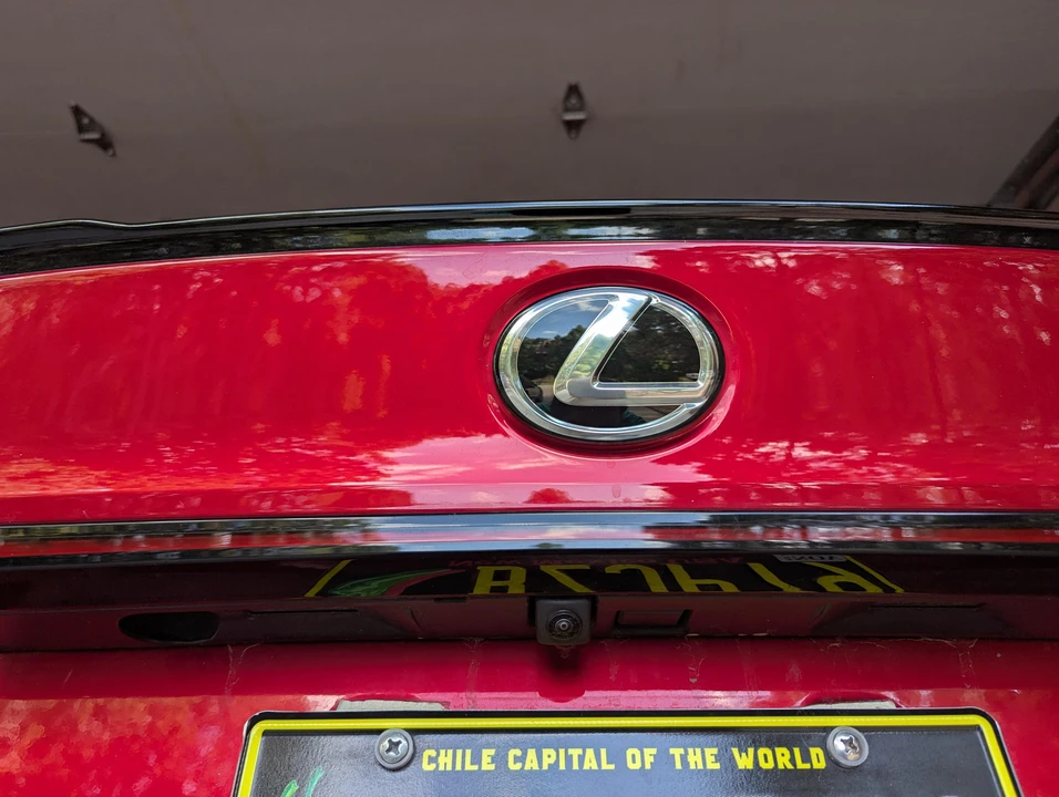 2023 Lexus IS 3rd Gen - Image 25 of 31