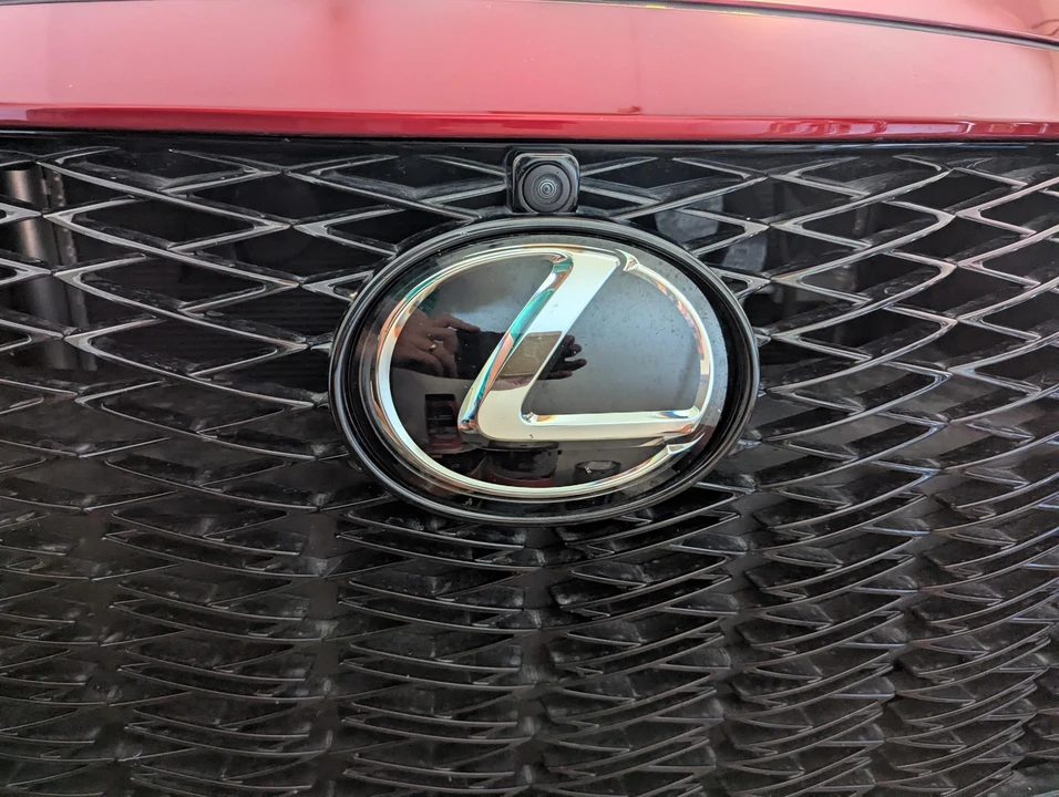 2023 Lexus IS 3rd Gen - Image 17 of 31