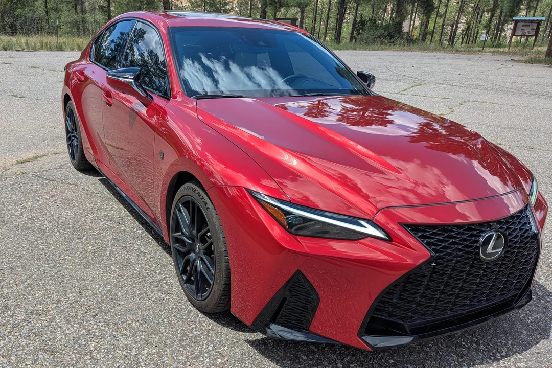 2023 Lexus IS 3rd Gen - Image 13 of 31
