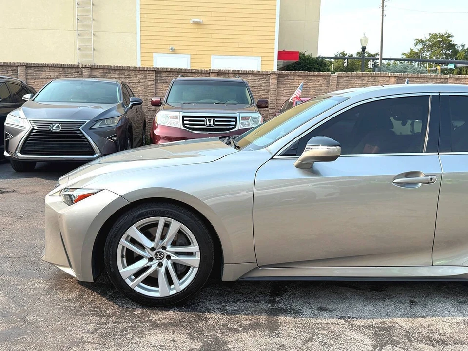 2023 Lexus IS 3rd Gen - Image 10 of 31