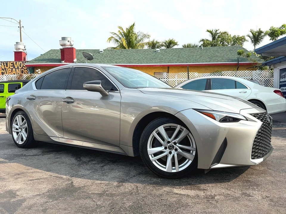 2023 Lexus IS 3rd Gen - Image 5 of 31