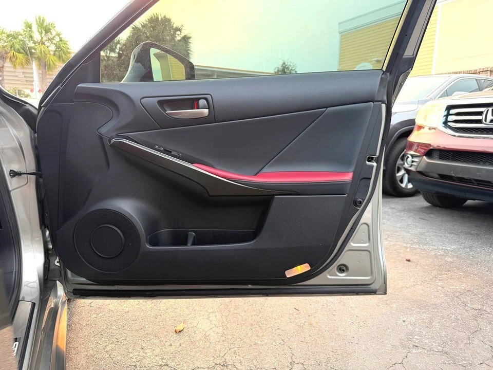 2023 Lexus IS 3rd Gen - Image 27 of 31