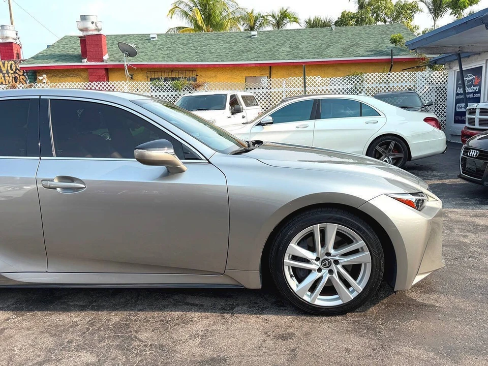 2023 Lexus IS 3rd Gen - Image 13 of 31