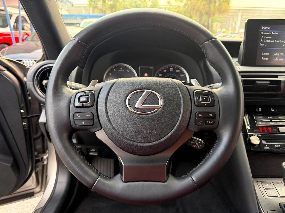 2023 Lexus IS 3rd Gen - Image 23 of 31