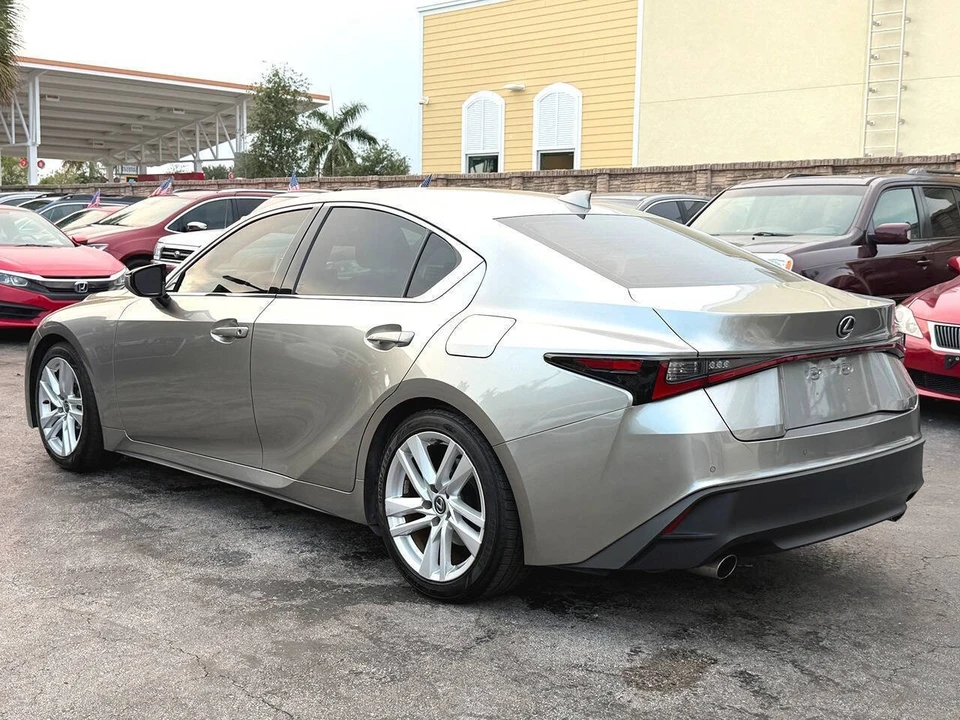 2023 Lexus IS 3rd Gen - Image 17 of 31