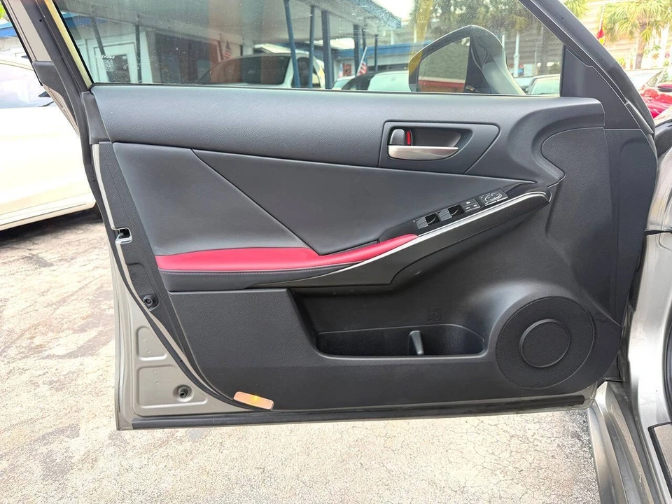 2023 Lexus IS 3rd Gen - Image 18 of 31