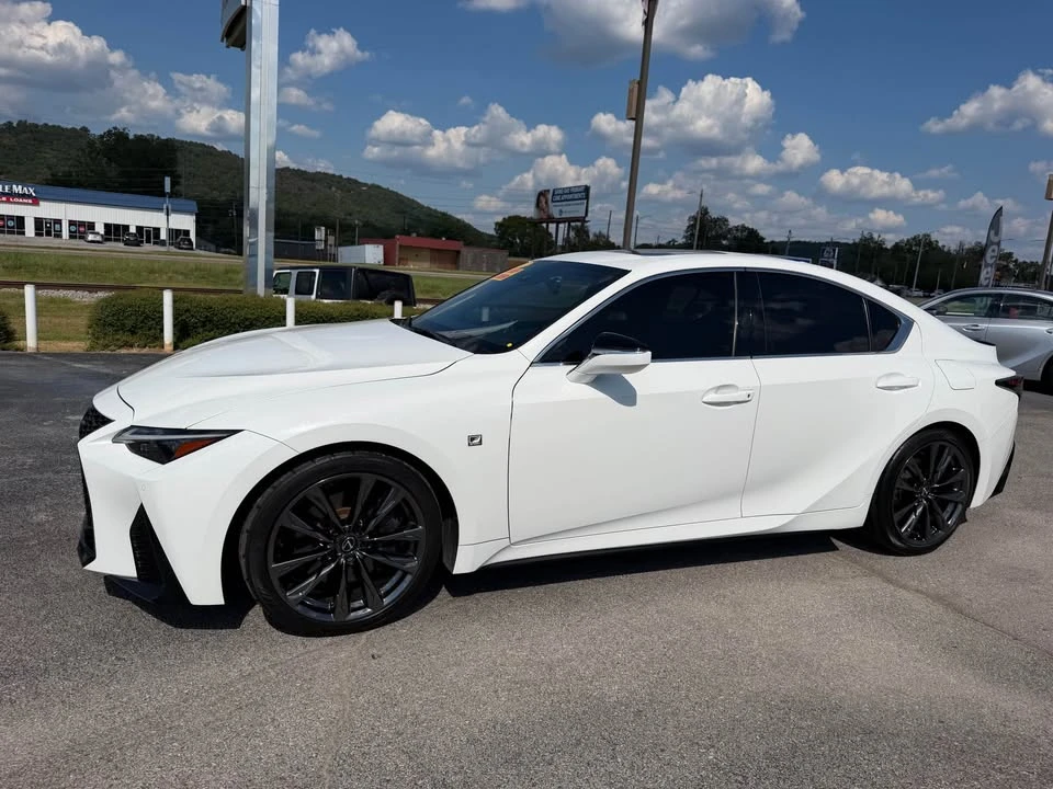 2023 Lexus IS 3rd Gen - Image 5 of 11