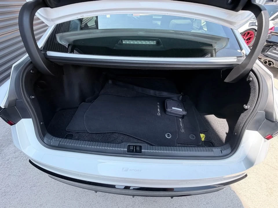 2023 Lexus IS 3rd Gen - Image 12 of 13