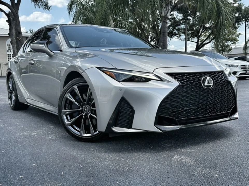 2023 Lexus IS 3rd Gen - Image 9 of 12