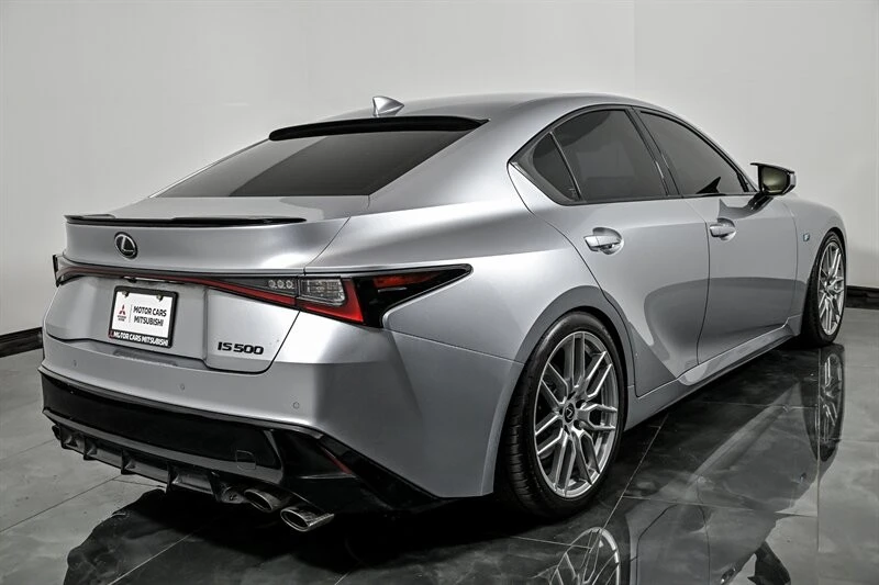2023 Lexus IS 3rd Gen - Image 9 of 31