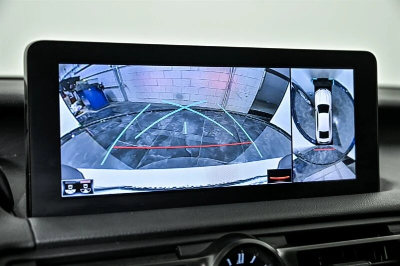 2023 Lexus IS 3rd Gen - Image 26 of 31