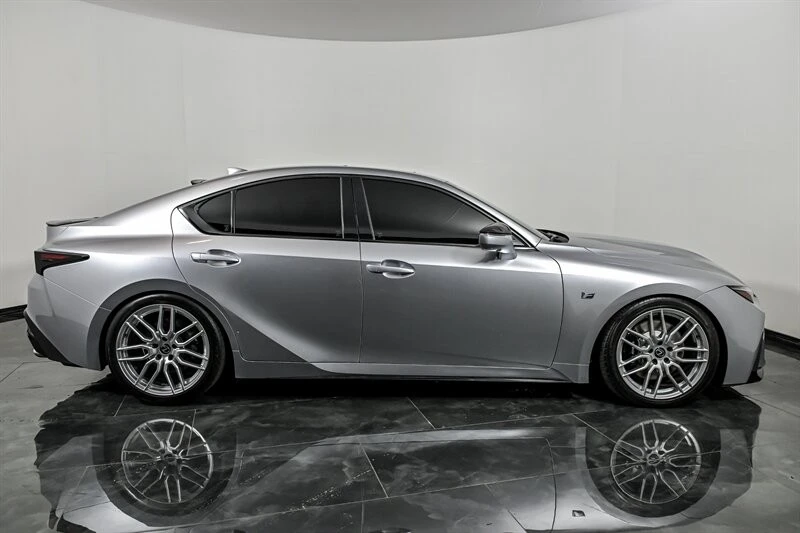 2023 Lexus IS 3rd Gen - Image 10 of 31