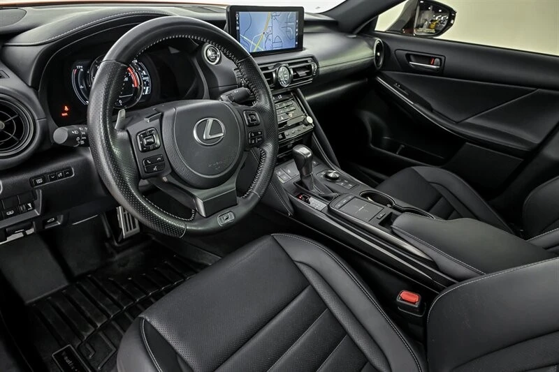 2023 Lexus IS 3rd Gen - Image 16 of 31