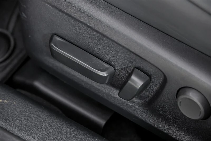 2023 Lexus IS 3rd Gen - Image 24 of 31