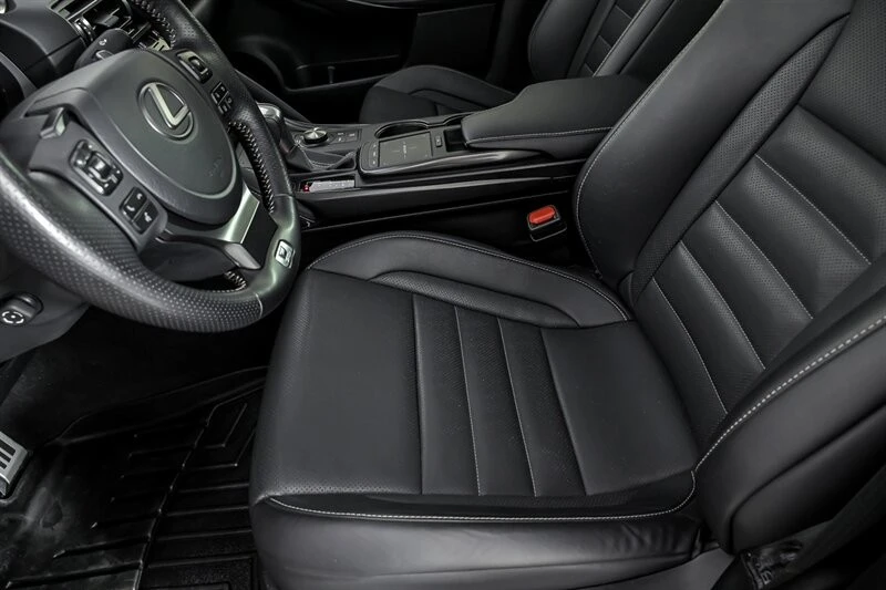 2023 Lexus IS 3rd Gen - Image 17 of 31