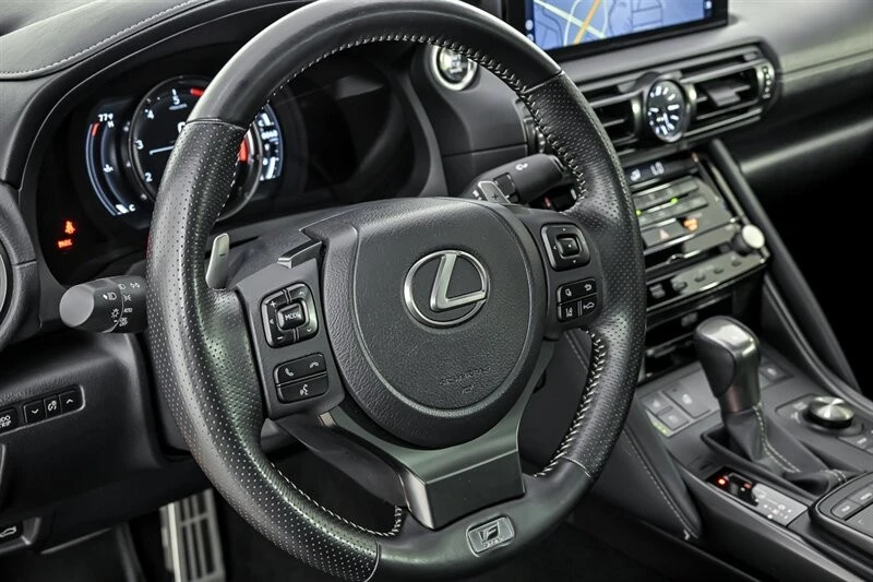 2023 Lexus IS 3rd Gen - Image 21 of 31