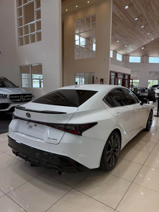 2023 Lexus IS 3rd Gen - Image 5 of 9