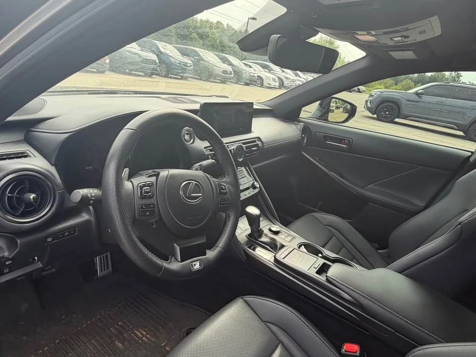 2023 Lexus IS 3rd Gen - Image 5 of 8
