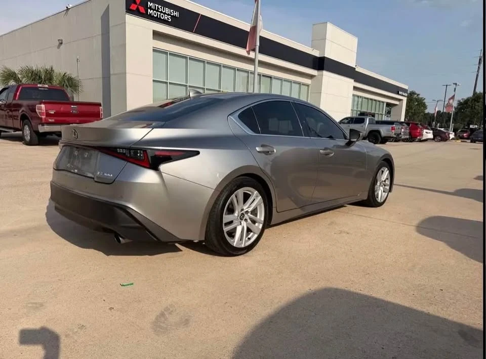 2023 Lexus IS 3rd Gen - Image 3 of 9