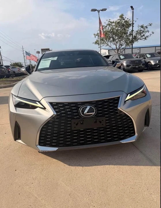 2023 Lexus IS 3rd Gen - Image 5 of 9